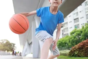 儿童篮球运球基本功训练